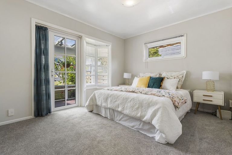 Photo of property in 38 Paramu Avenue, Birkdale, Auckland, 0626