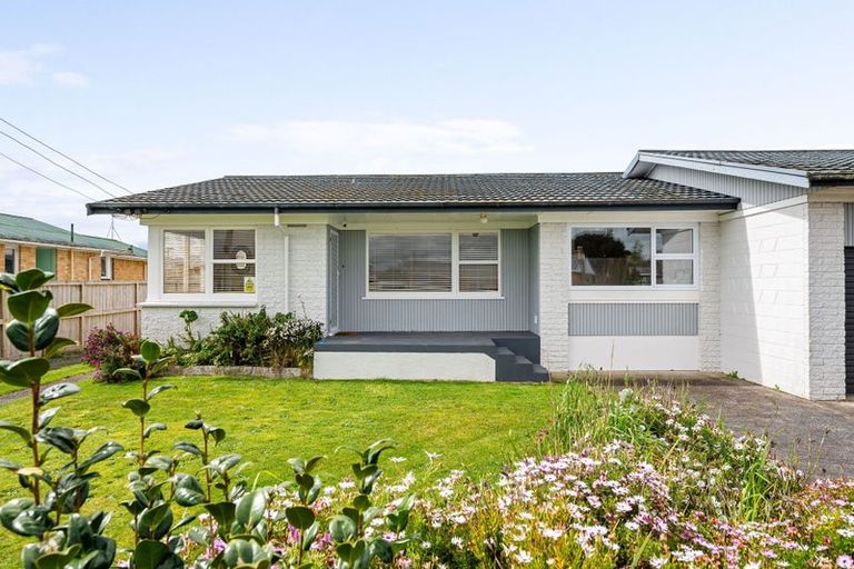 Photo of property in 1 Kingsley Street, St Andrews, Hamilton, 3200