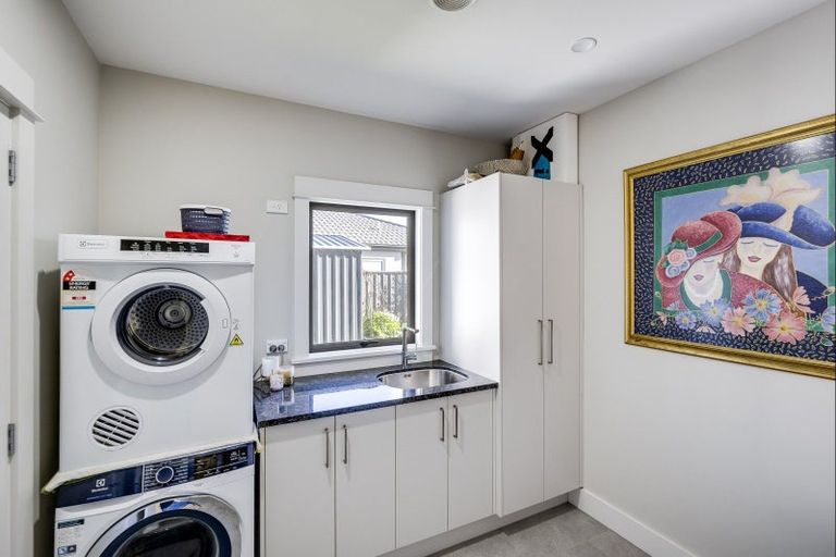 Photo of property in 2 Hurunui Drive, Te Awa, Napier, 4110