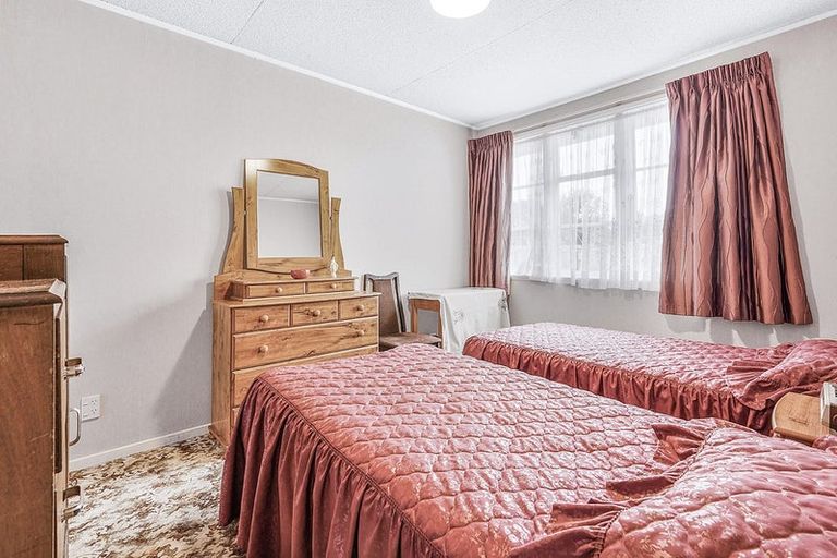 Photo of property in 22 Paul Crescent, Fairfield, Hamilton, 3214