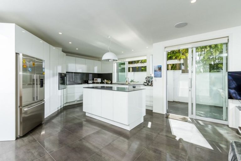 Photo of property in 31 Beach Road, Castor Bay, Auckland, 0620