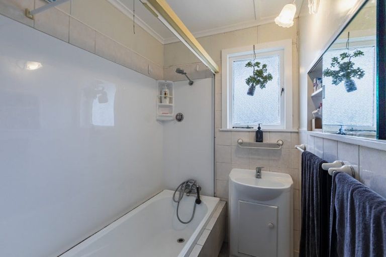 Photo of property in 243 State Highway 2, Clive, 4102