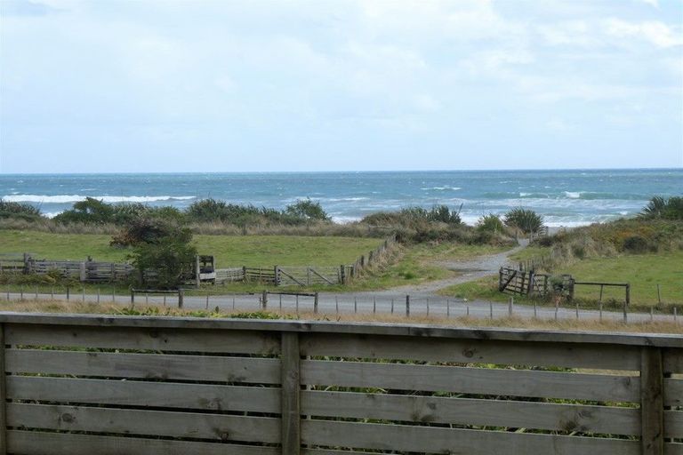 Photo of property in 14 Karoro Place, Karoro, Greymouth, 7805
