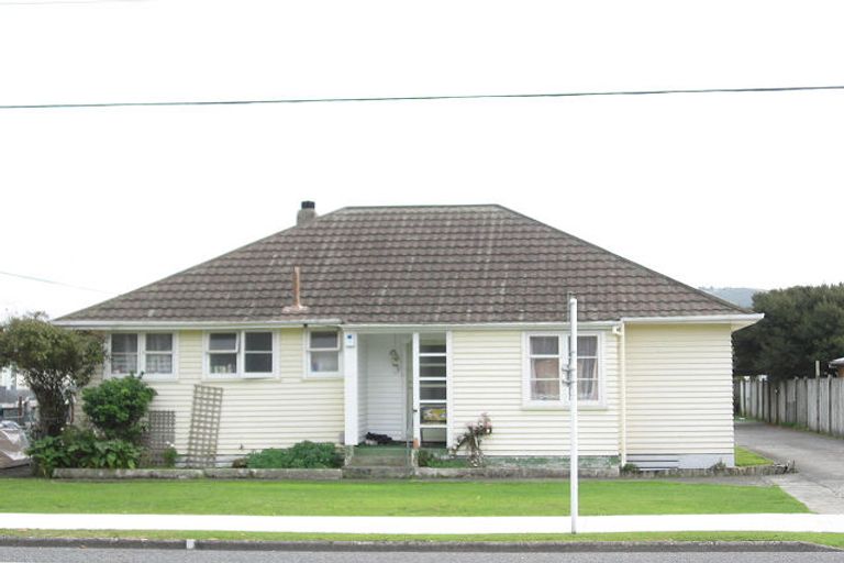 Photo of property in 2/237 Naenae Road, Naenae, Lower Hutt, 5011