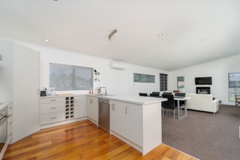 Photo of property in 18a Daniel Street, Martinborough, 5711