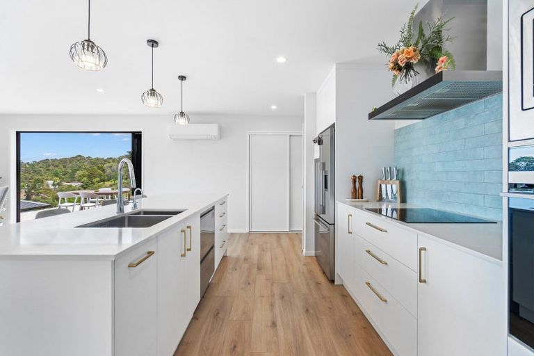 Photo of property in 11 Rihi Paea Rise, Ngunguru, 0173