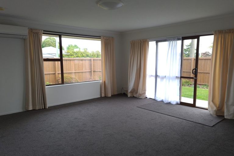 Photo of property in 1/2 Leitch Street, Somerfield, Christchurch, 8024
