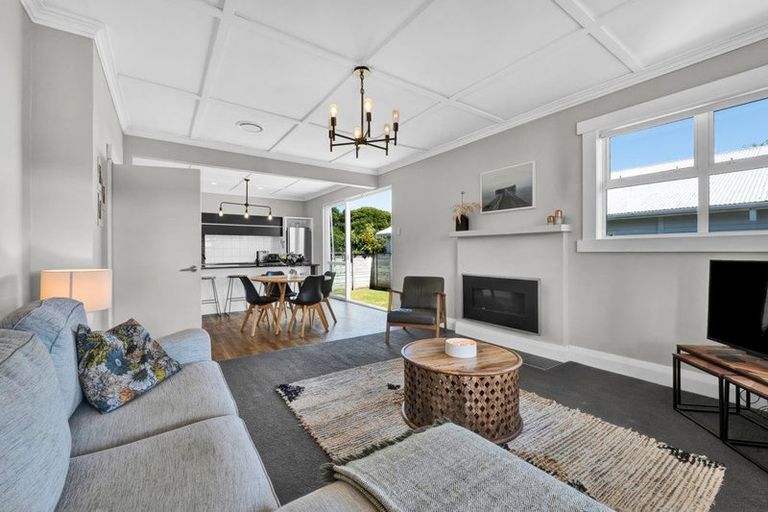 Photo of property in 76 Paynters Avenue, Strandon, New Plymouth, 4312