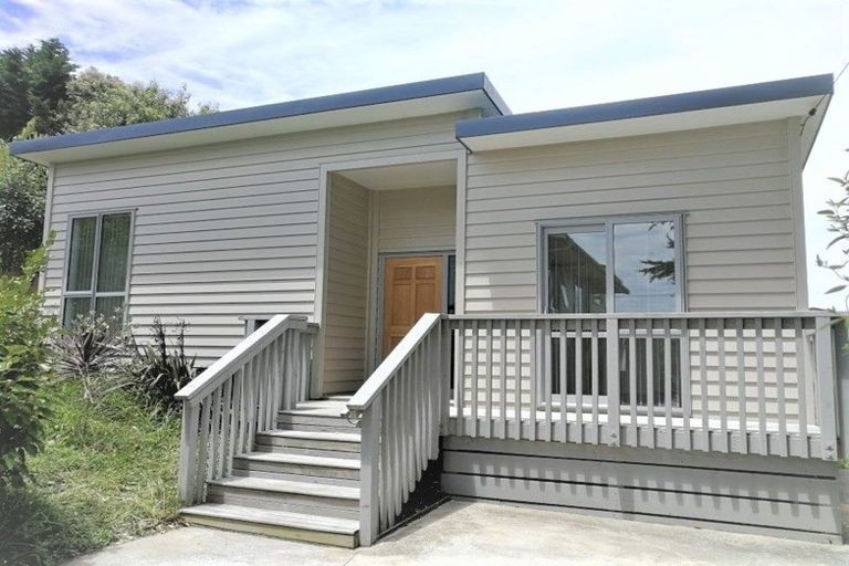 Photo of property in 16 Trinidad Road, Sunnynook, Auckland, 0620