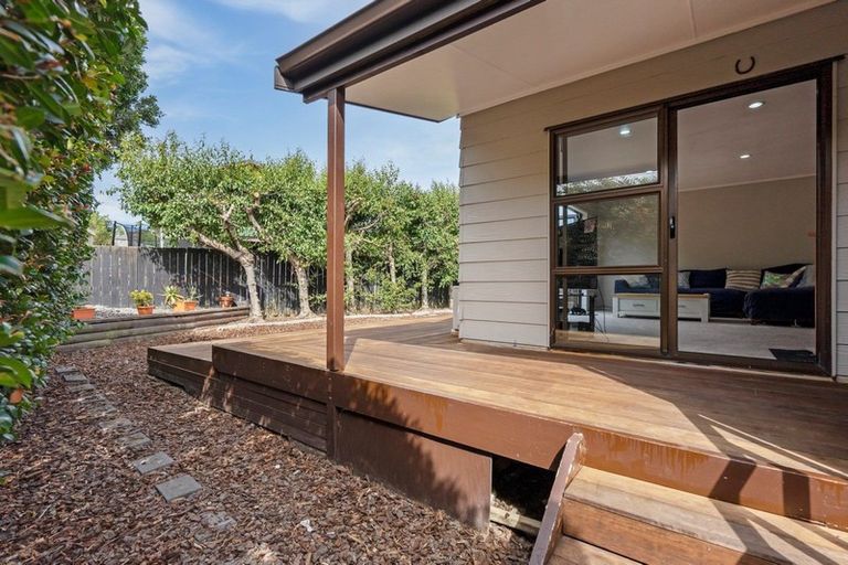 Photo of property in 2/13 De Quincey Terrace, Highland Park, Auckland, 2010