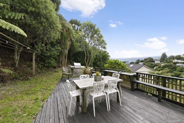 Photo of property in 4 Raroa Crescent, Northland, Wellington, 6012