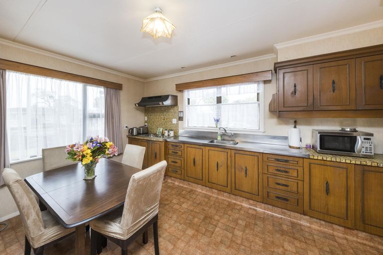 Photo of property in 64 College Street, Awapuni, Palmerston North, 4412