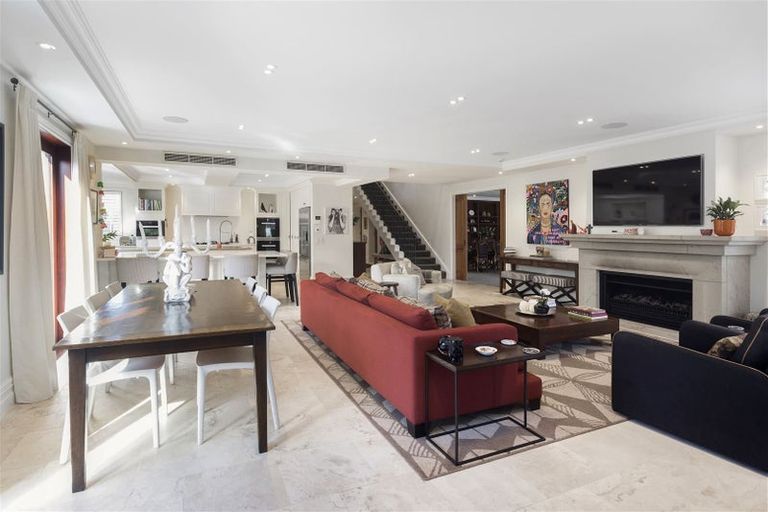 Photo of property in 87 Merivale Lane, Merivale, Christchurch, 8014