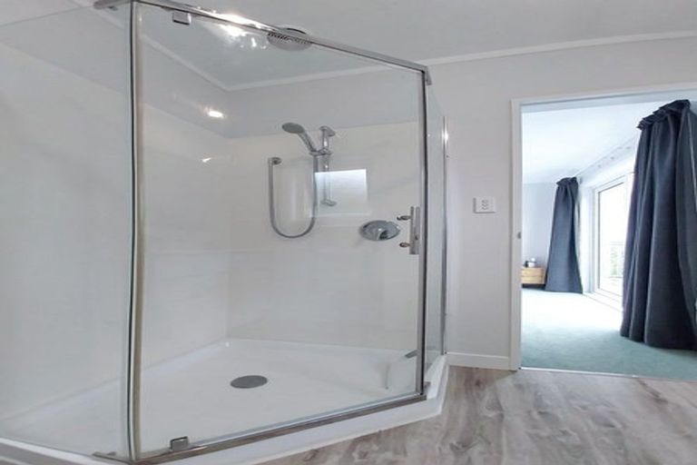 Photo of property in 2/53 Verran Road, Birkenhead, Auckland, 0626