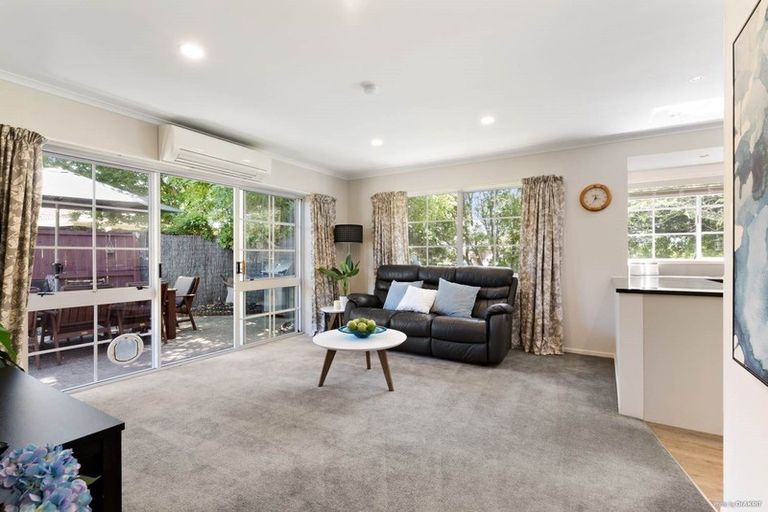 Photo of property in 1 Brockton Avenue, Conifer Grove, Takanini, 2112