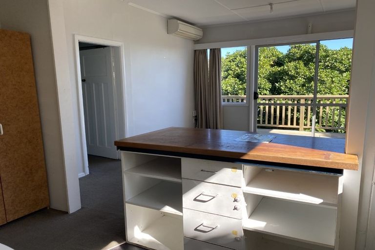 Photo of property in 14 Te Pari Pari Road, Pukerua Bay, 5026