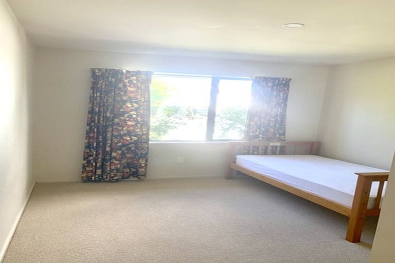 Photo of property in 5 Marsack Crescent, Halswell, Christchurch, 8025