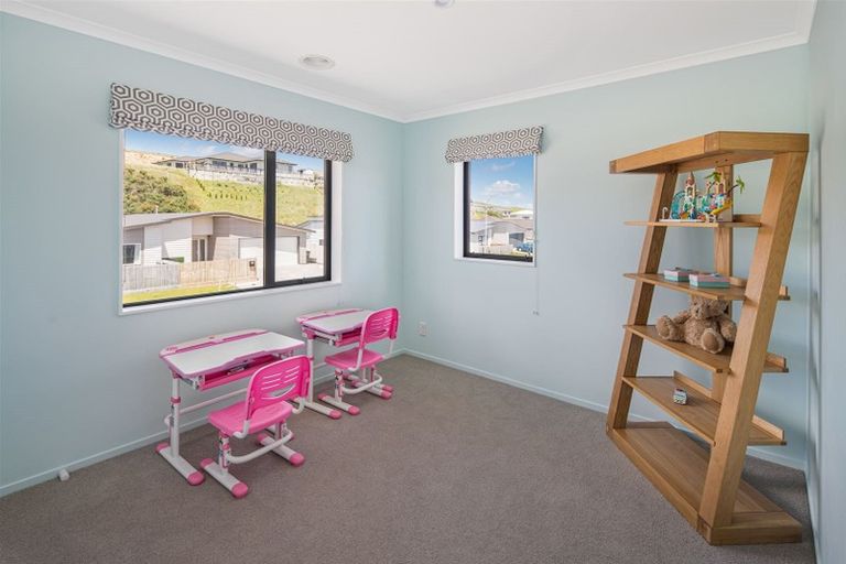 Photo of property in 9 Portmore Place, Grenada Village, Wellington, 6037