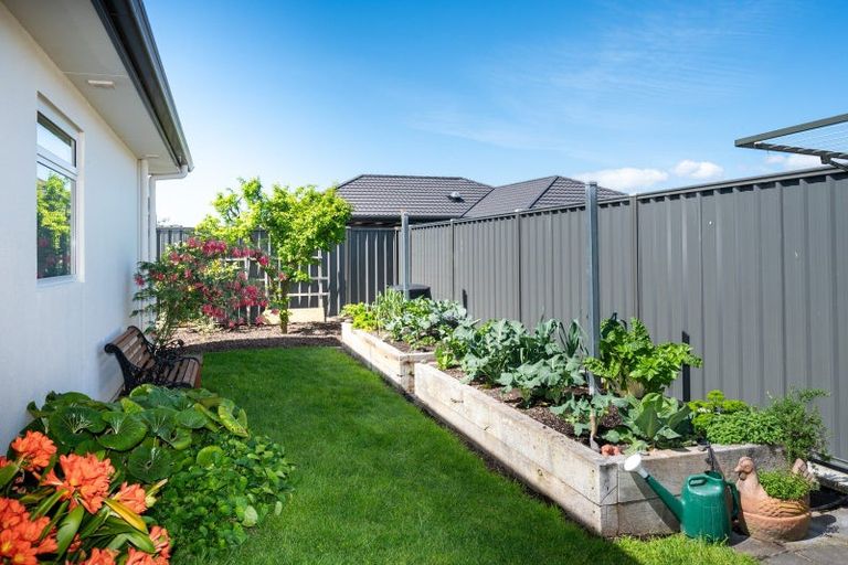 Photo of property in 8 Rotoiti Way, Poraiti, Napier, 4112