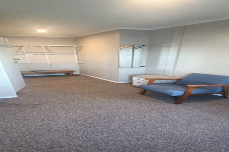 Photo of property in 120 Nicholson Road, Khandallah, Wellington, 6035