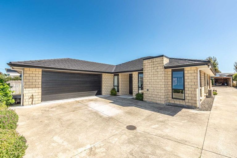 Photo of property in 15 Jackson Street, College Estate, Whanganui, 4500