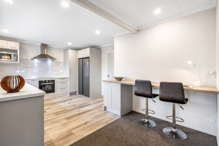 Photo of property in 121 Prestons Road, Redwood, Christchurch, 8051