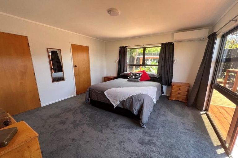 Photo of property in 105 Oakura Road, Oakura, Hikurangi, 0184