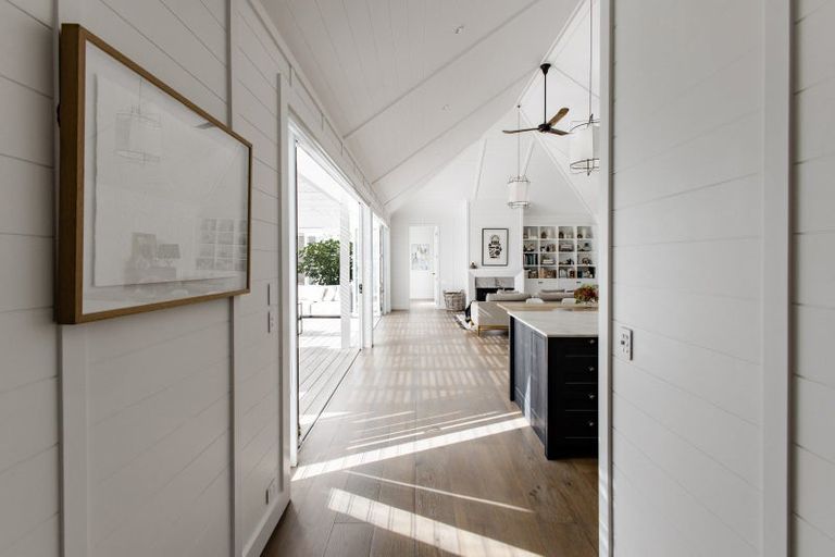 Photo of property in 12 Sandpiper Avenue, Point Wells, 0986