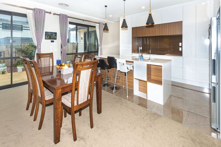 Photo of property in 71 Eighth View Avenue, Beachlands, Auckland, 2018