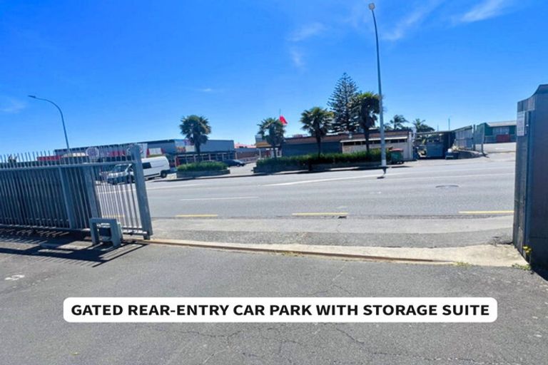 Photo of property in 350b Great South Road, Opaheke, Papakura, 2113