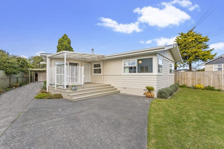 Photo of property in 89 Gloria Avenue, Te Atatu Peninsula, Auckland, 0610