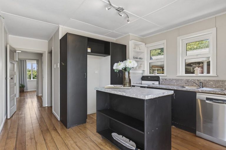 Photo of property in 10 Chard Street, Westown, New Plymouth, 4310