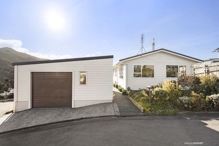 Photo of property in 18 Welland Place, Island Bay, Wellington, 6023