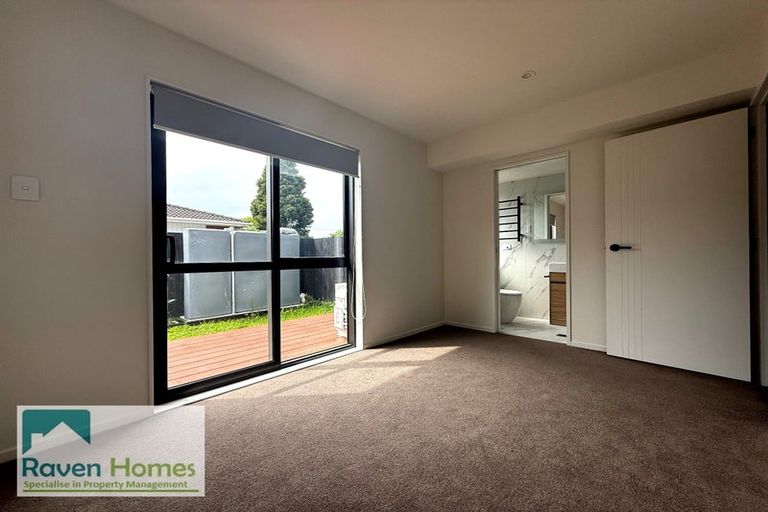 Photo of property in 4/25 Taikata Road, Te Atatu Peninsula, Auckland, 0610