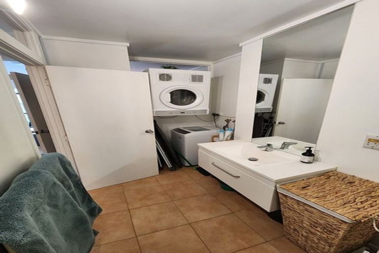 Photo of property in 14/18 Parr Terrace, Castor Bay, Auckland, 0620