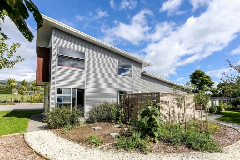 Photo of property in 130b Wairau Road, Oakura, 4314