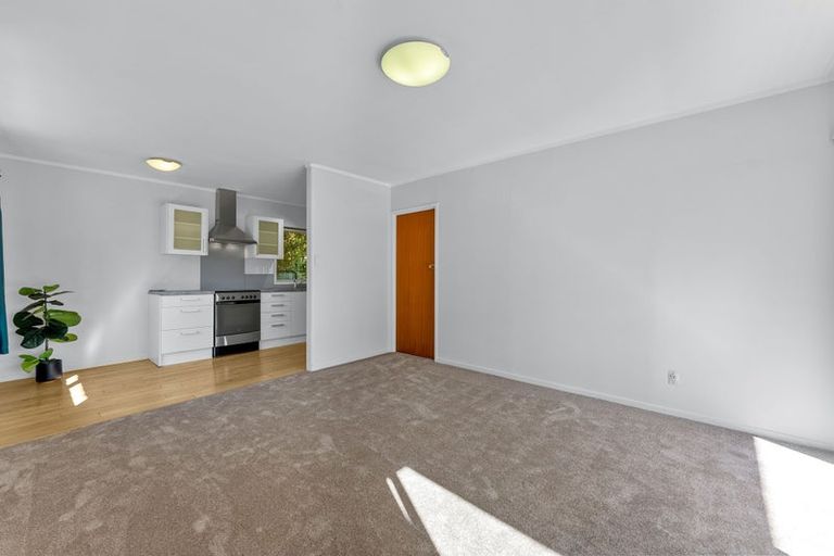 Photo of property in 2/3 Holt Avenue, Torbay, Auckland, 0630