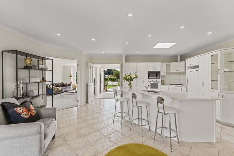 Photo of property in 2 Fairview Terrace, Waipahihi, Taupo, 3330