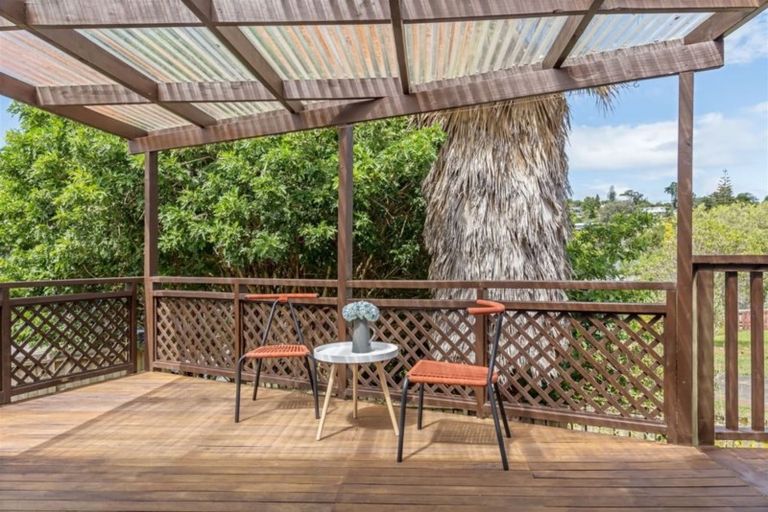 Photo of property in 1/29 Cranston Street, Torbay, Auckland, 0632