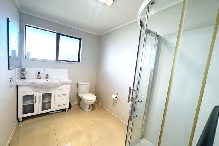 Photo of property in 18 Funnell Place, Manurewa, Auckland, 2102