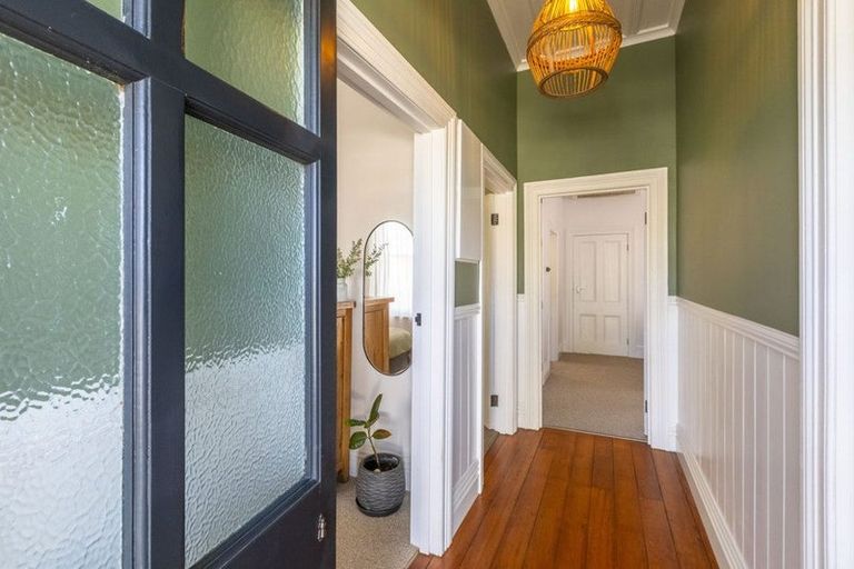 Photo of property in 43 Havelock Road, Hospital Hill, Napier, 4110