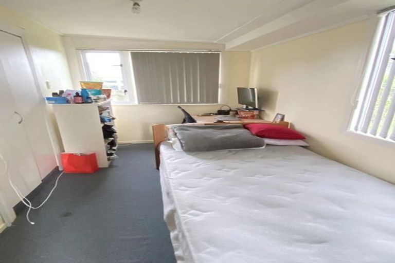 Photo of property in 14 Northcote Road, Takapuna, Auckland, 0622