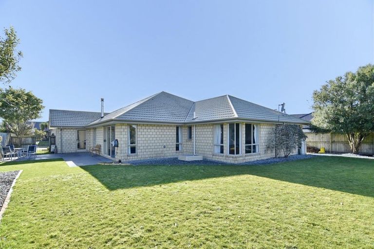 Photo of property in 29 Linkwater Way, Parklands, Christchurch, 8083