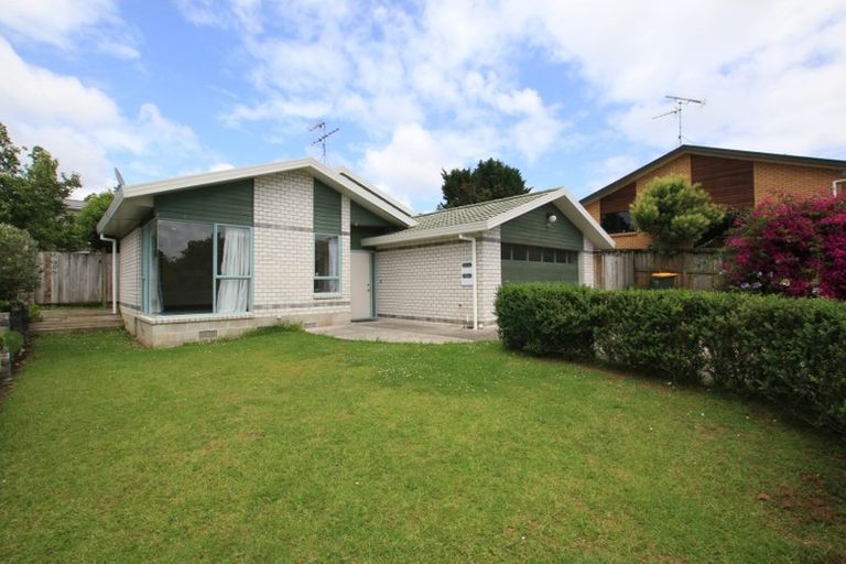 Photo of property in 3 Khaleel Place, Henderson, Auckland, 0612