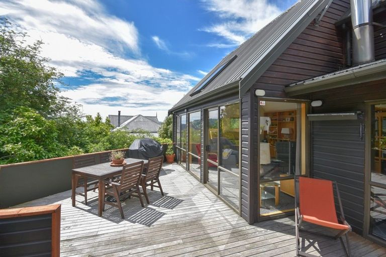 Photo of property in 11 Strathmore Crescent, Roslyn, Dunedin, 9010