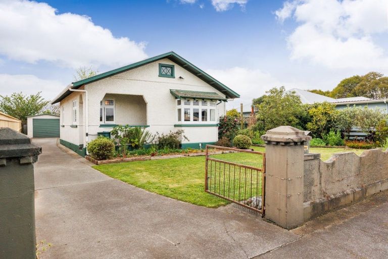 Photo of property in 27 Brightwater Terrace, Terrace End, Palmerston North, 4410