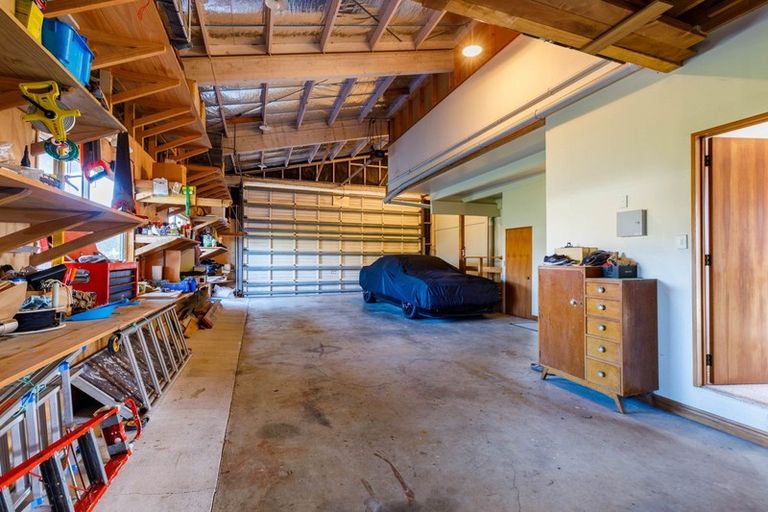 Photo of property in 50 Whiteley Street, Moturoa, New Plymouth, 4310