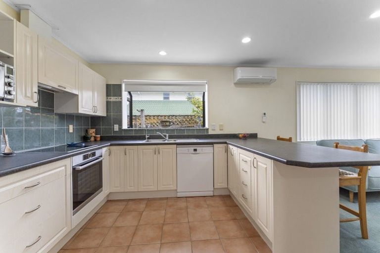 Photo of property in 33 College Drive, Paraparaumu, 5032