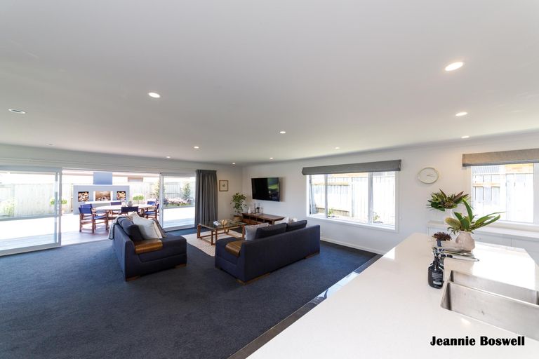 Photo of property in 51 Liberty Grove, Kelvin Grove, Palmerston North, 4414