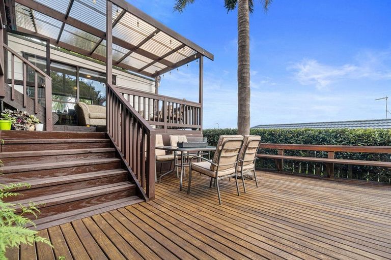 Photo of property in 16 Hawke Place, Pukekohe, 2120